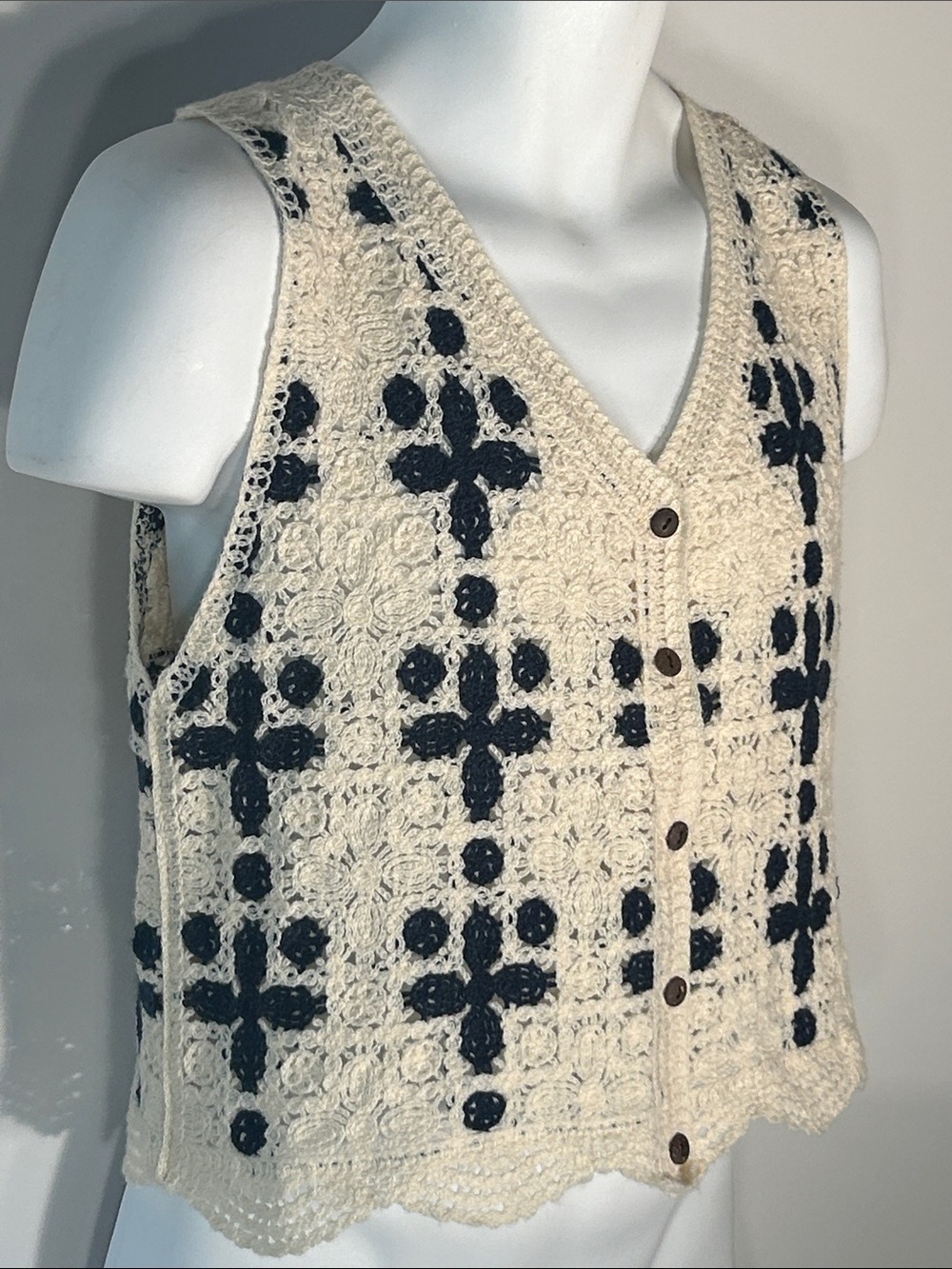Cream & Navy Vest SZ M Crochet Button-Front Boho Cottage 70's Country Western